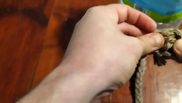 Repetir pasos 2-4: Crea tres trenzas iguales.