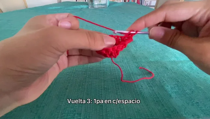 Quinta ronda: intercalar 1 punto alto y 2 puntos altos (18 puntos aprox.).