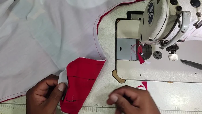 Voltear la prenda con cuidado.