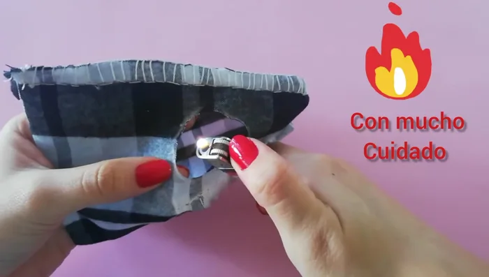 Sellar los bordes: Sella los bordes de las aberturas de las patas con un encendedor para evitar que se deshilachen.