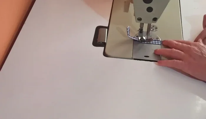 Coser nuevamente los bordes para finalizar.