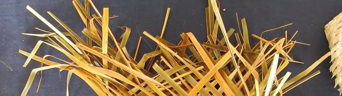 Bloquear y terminar: Una vez que todos los lados estén a la misma altura, bloquea las esquinas utilizando el método de tu preferencia (girar, doblar, etc.). Ajusta los extremos según sea necesario.