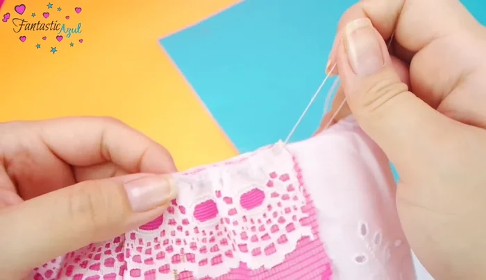 Ajustar el largo del collar (Método Manual): Aflojar poco a poco hasta obtener la medida deseada (25 centímetros). Cortar el hilo y quemar los extremos para evitar que se deshilachen.