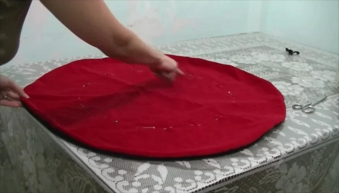 Rellenar primero el círculo interior y cerrarlo.