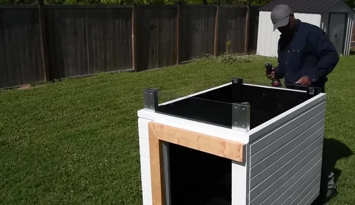 Instalar el flexible alrededor del perímetro.