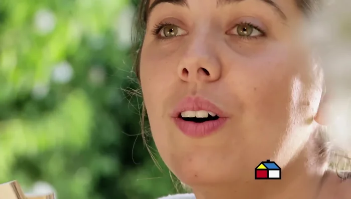 Construcción de las patas: Dibujar la forma de las patas en base a diagonales (2 cm arriba, 5 cm abajo), cortando con la sierra caladora.