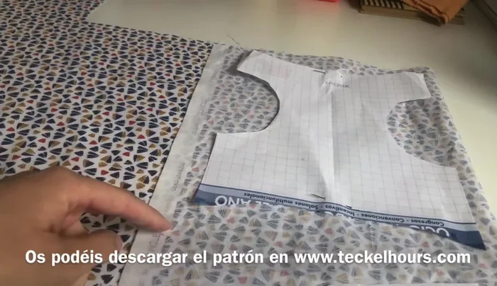 Hilvanar las dos capas de tela de cada parte (interior y exterior) para hacer la primera prueba y comprobar el ajuste.