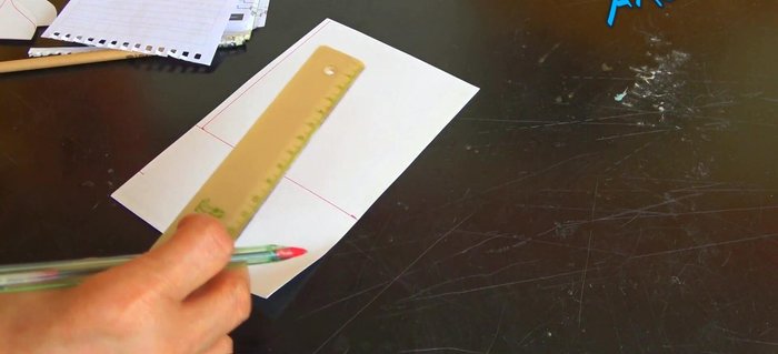 Ajustar el contorno inferior. Restar 4 centímetros al contorno de la patita para la base. El empeine se calcula dividiendo el contorno de la patita entre 3 y sumando 5 centímetros.