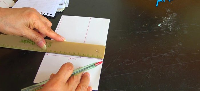 Ajustar el contorno inferior. Restar 4 centímetros al contorno de la patita para la base. El empeine se calcula dividiendo el contorno de la patita entre 3 y sumando 5 centímetros.