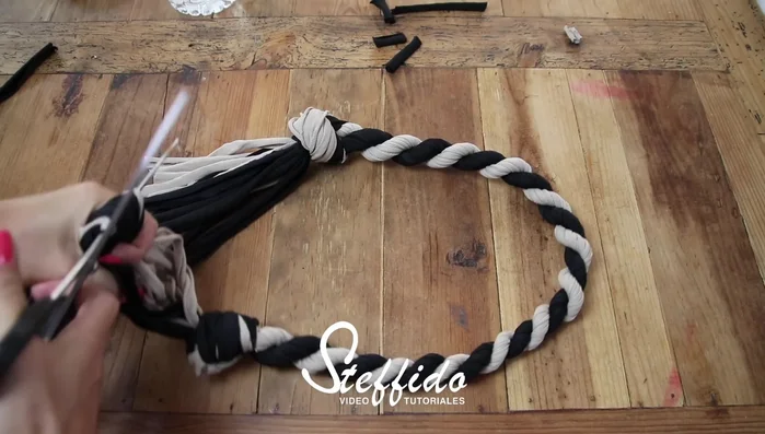 Cortar los extremos al mismo tamaño.