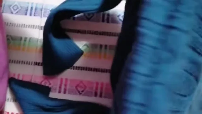 Coser la parte del cuello (si es necesario corregir la costura inicial, hacerlo ahora).