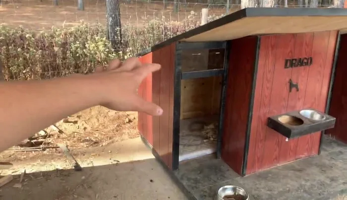 Impermeabilización: Aplicar un barniz poliuretano a toda la estructura de madera para protegerla de la humedad. Se recomienda utilizar impermeabilizante base aceite para el suelo (terraza) y base agua en los techos.