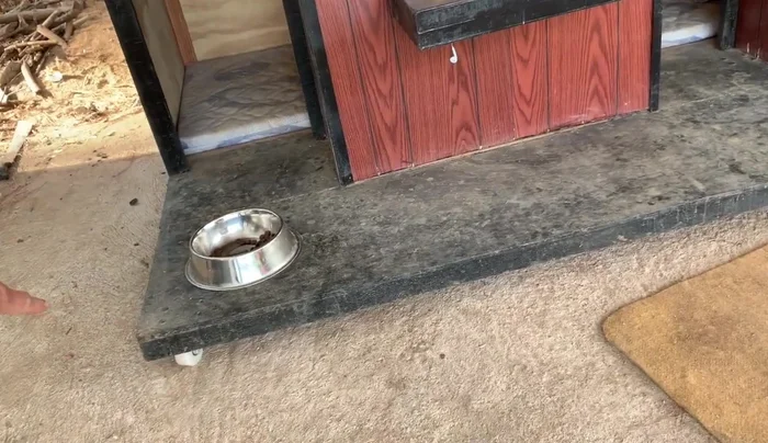 Instalación de ruedas: Colocar ruedas en la base de la estructura para facilitar su movilidad.