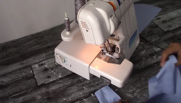 Colocar sesgo en la curva de las patitas de la capucha.