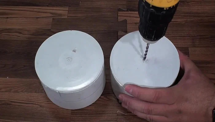 Quemar los hilos sueltos del mecate con un encendedor (opcional).