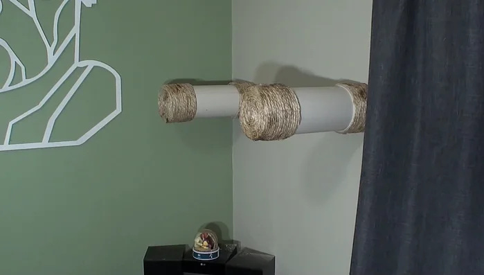 Colocar los tubos de PVC en las tapas.