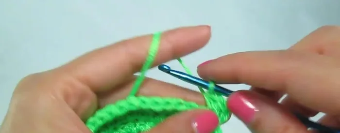 Vuelta 8: Un aumento, seis medios puntos altos - repetir secuencia (total 80 puntos).