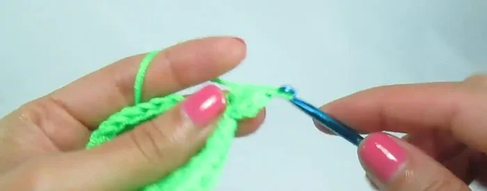 Vuelta 8: Un aumento, seis medios puntos altos - repetir secuencia (total 80 puntos).