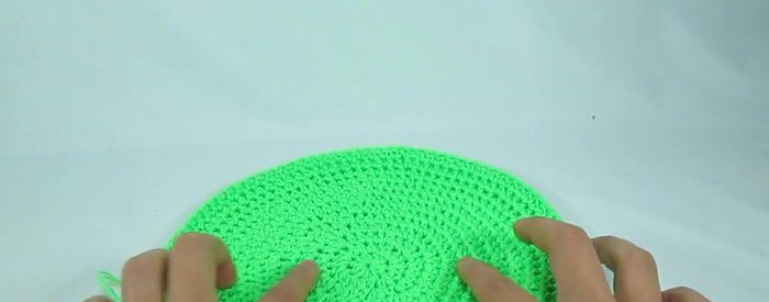 Tejer dos piezas iguales.