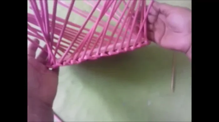 Enderezar las varillas: Enderezar las varillas hacia arriba.