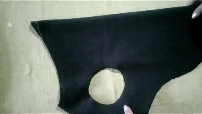 Recorta la pieza, dándole los retoques necesarios.