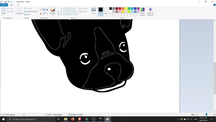 Abrir la imagen en formato PNG en Paint. Convertir la imagen a completamente negra para crear una base para el collar.