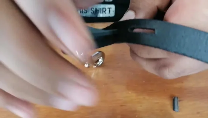 Retirada del exceso de cuero y creación de una punta redonda (opcional).