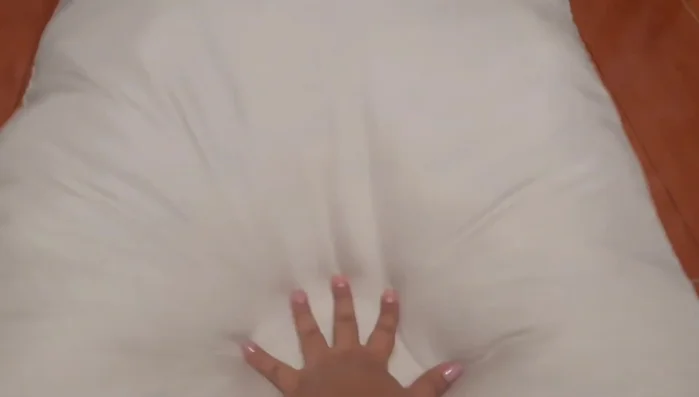 Rellenar el cojín y armar la cama.