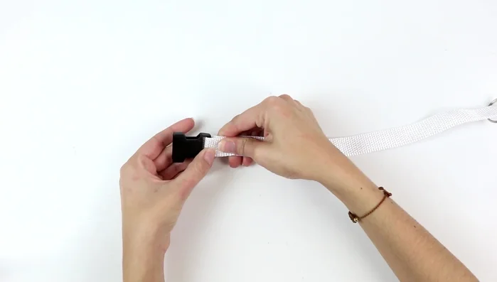 Dejar secar la cola y comprobar que el collar está perfecto.