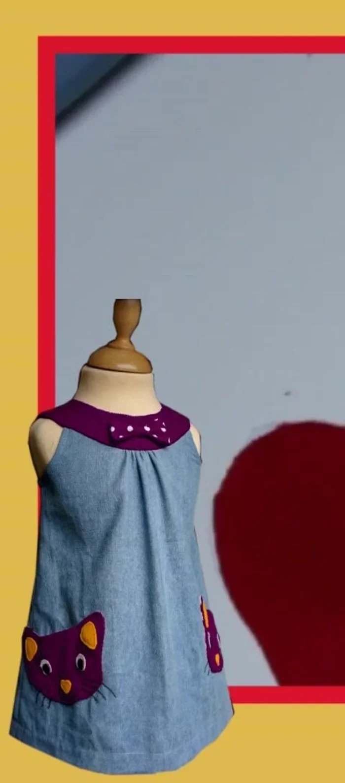 Coser las orejas: Cortar las orejas de la plantilla y coserlas al bolsillo. (Sugerencia: Coser las orejas antes de las pestañas para un mejor resultado).