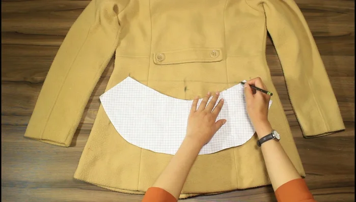 Toma medidas de tu mascota: cuello, largo de espalda y largo del frente.