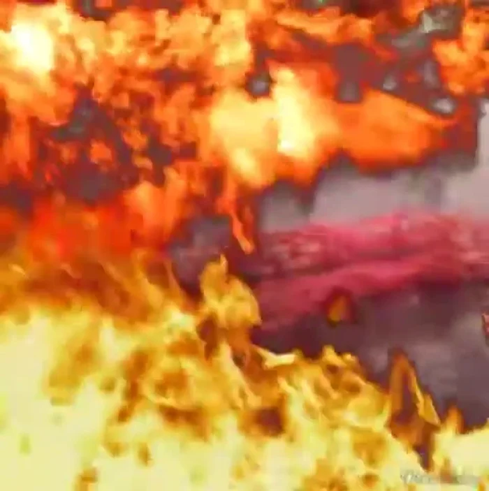 Coser las piezas juntas, asegurándose de que ambas piezas estén alineadas.