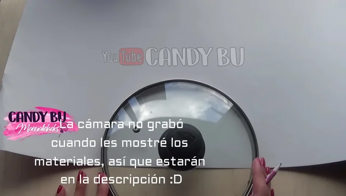 Recorta la forma del collar.