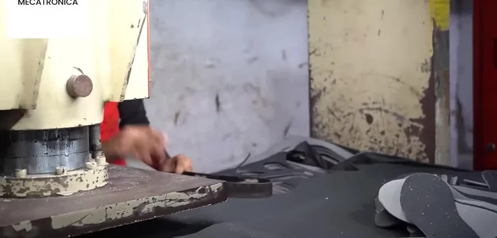 Marca e impresión de la empresa en la plantilla.