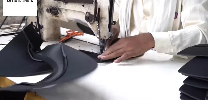 Eliminación manual de partes sobrantes de la parte superior.