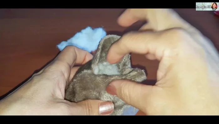 Repetir los pasos 4-7 para el cuerpo y otras piezas (brazos, piernas, orejas).