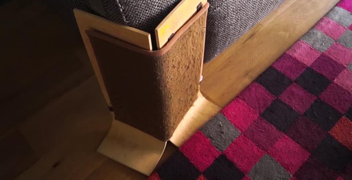 Experimenta con diferentes materiales de rascadores para encontrar el favorito de tu gato.