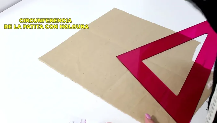 Circunferencia de la pata (opcional): Con holgura.