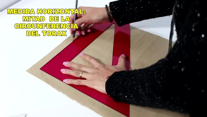 La medida vertical es el largo de espalda.