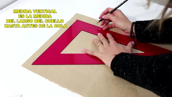 La medida vertical es el largo de espalda.