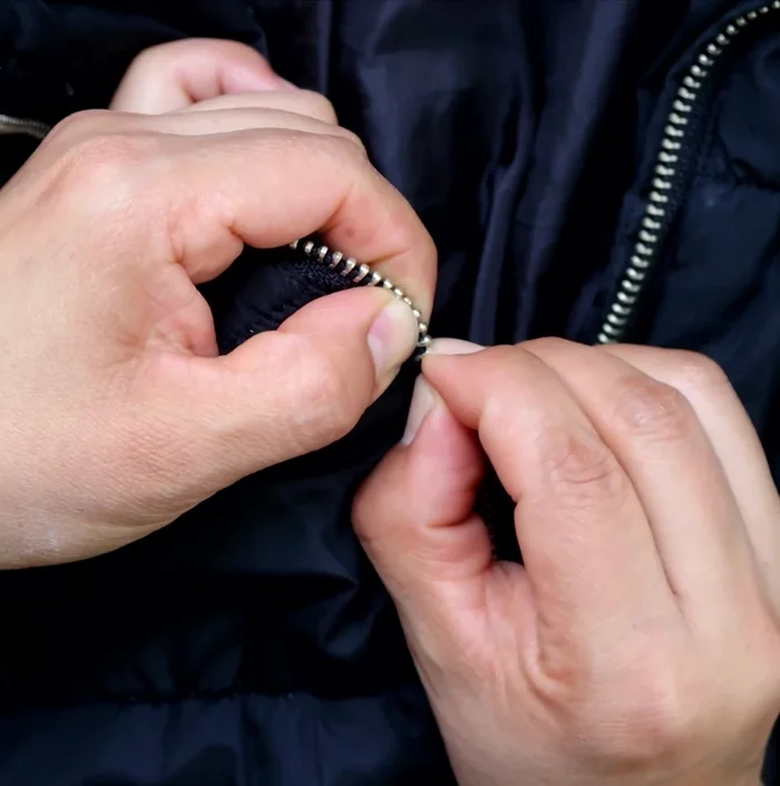 Presiona la base de cada diente para asegurar su posición.